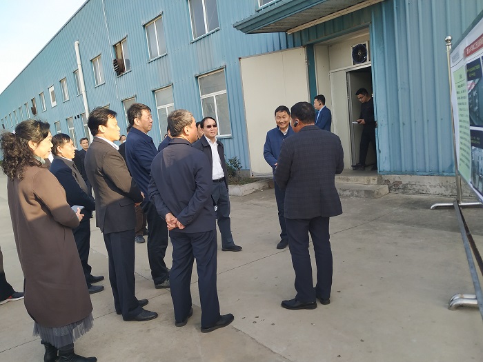 近日蚌埠市市委书记汪莹纯带领蚌埠市四大班子领导现场考察指导普乐新能源复工复产,为抗击疫情,恢复经济贡献更大力量!